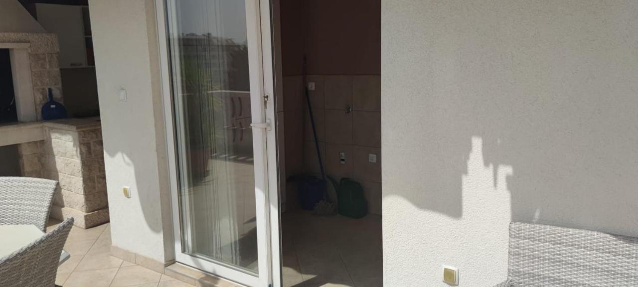 Ferienwohnung Happy Basset Terrace Makarska Exterior foto