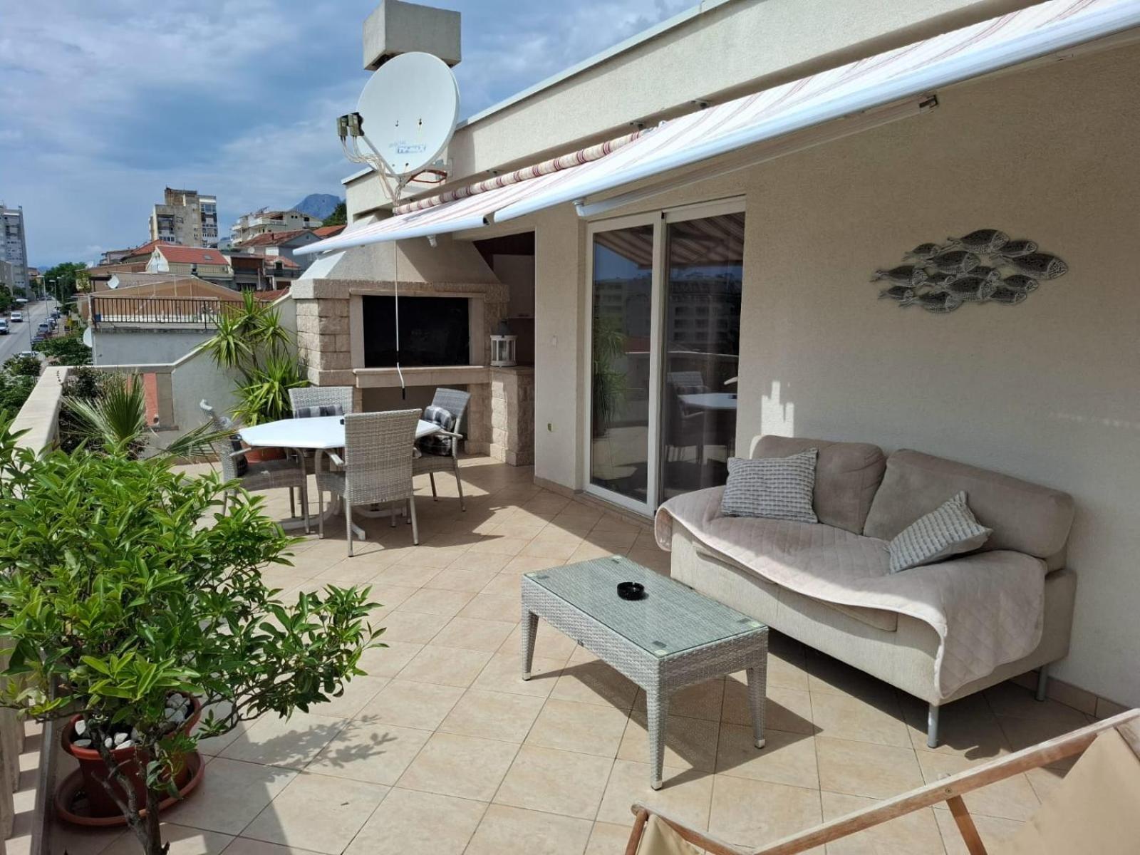 Ferienwohnung Happy Basset Terrace Makarska Exterior foto